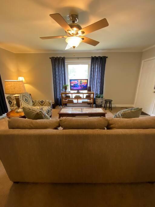 Charming Condo Near Downtown, Ncsu And Pnc Arena ราลลี ภายนอก รูปภาพ